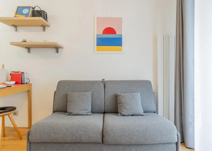 Plaza - Centre - Parking Prive Apartment